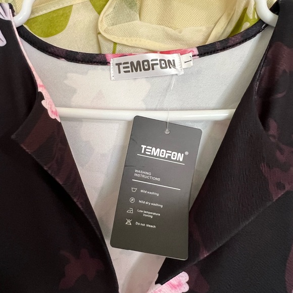 😍😍Dress 😍😍 - Picture 3 of 8